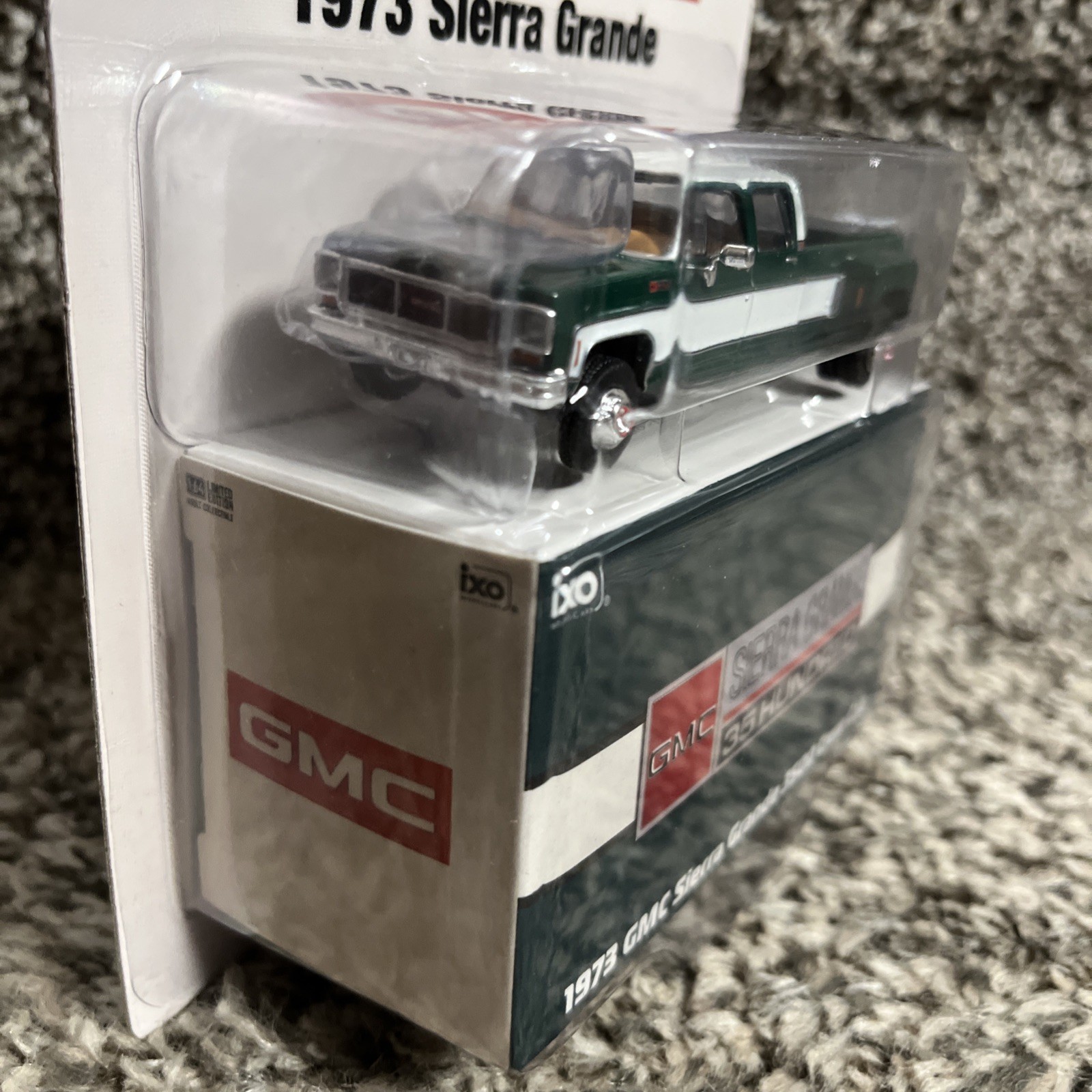 IXO 1:64 1973 GMC Sierra Grande 3500 Crew Cab Dually NEW!!