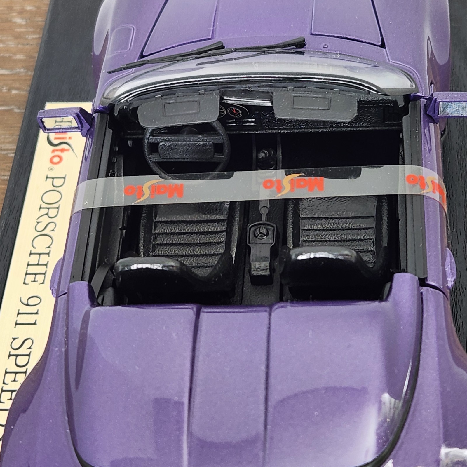 Maisto 1989 Purple Porsche 911 Speedster 1:18 Die Cast With Stand New Open Box