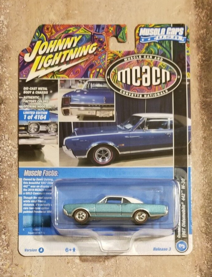 Johnny Lightning 1967 Oldsmobile 442 W-30 Diecast 1:64 Car VerA Rel3 #3 MCACN