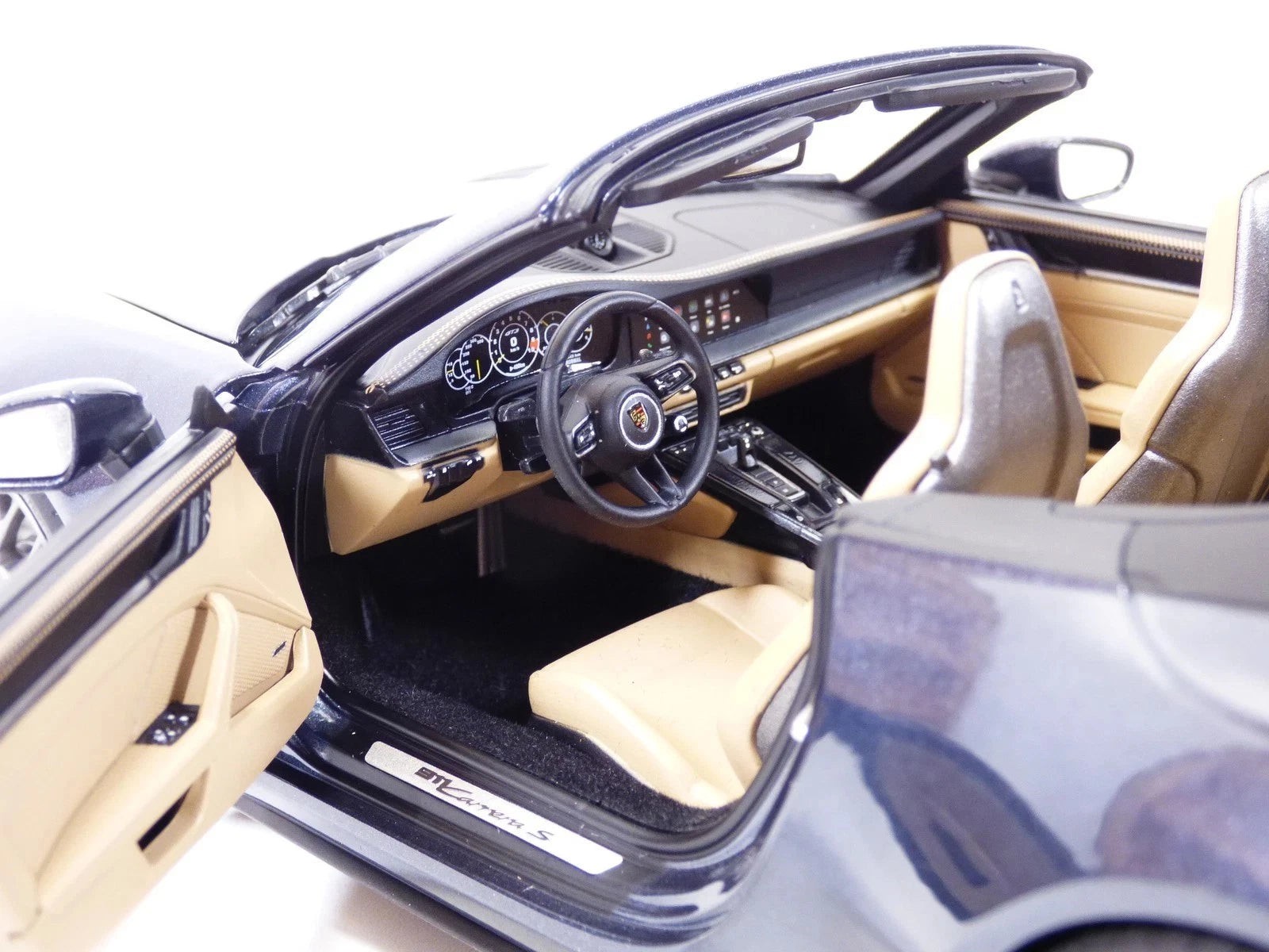 2025 Porsche 911 Carrera Cabriolet – Yachting Blue Metallic Diecast 1:18 Scale –