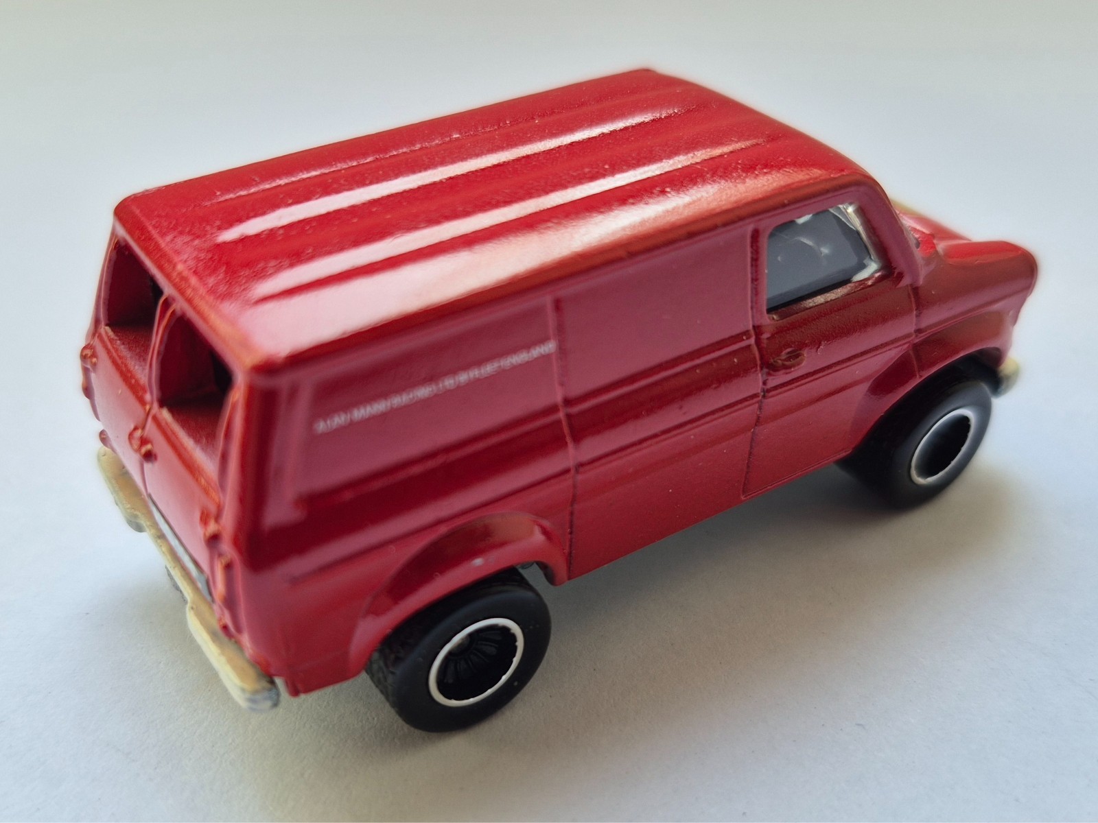 Hot Wheels Ford Transit Supervan 1 – Alan Mann CUSTOM.