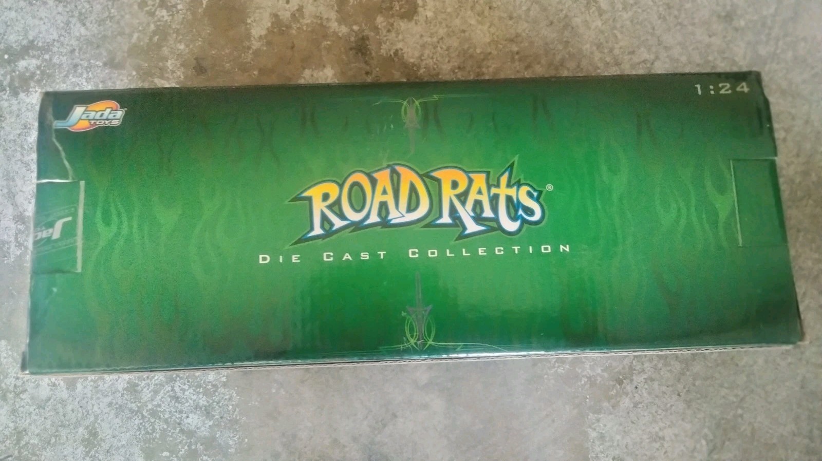 JADA ROAD RATS 1:24 (Customized) “1961 Chevy Impala” with 3 Homie Hood Rats RARE