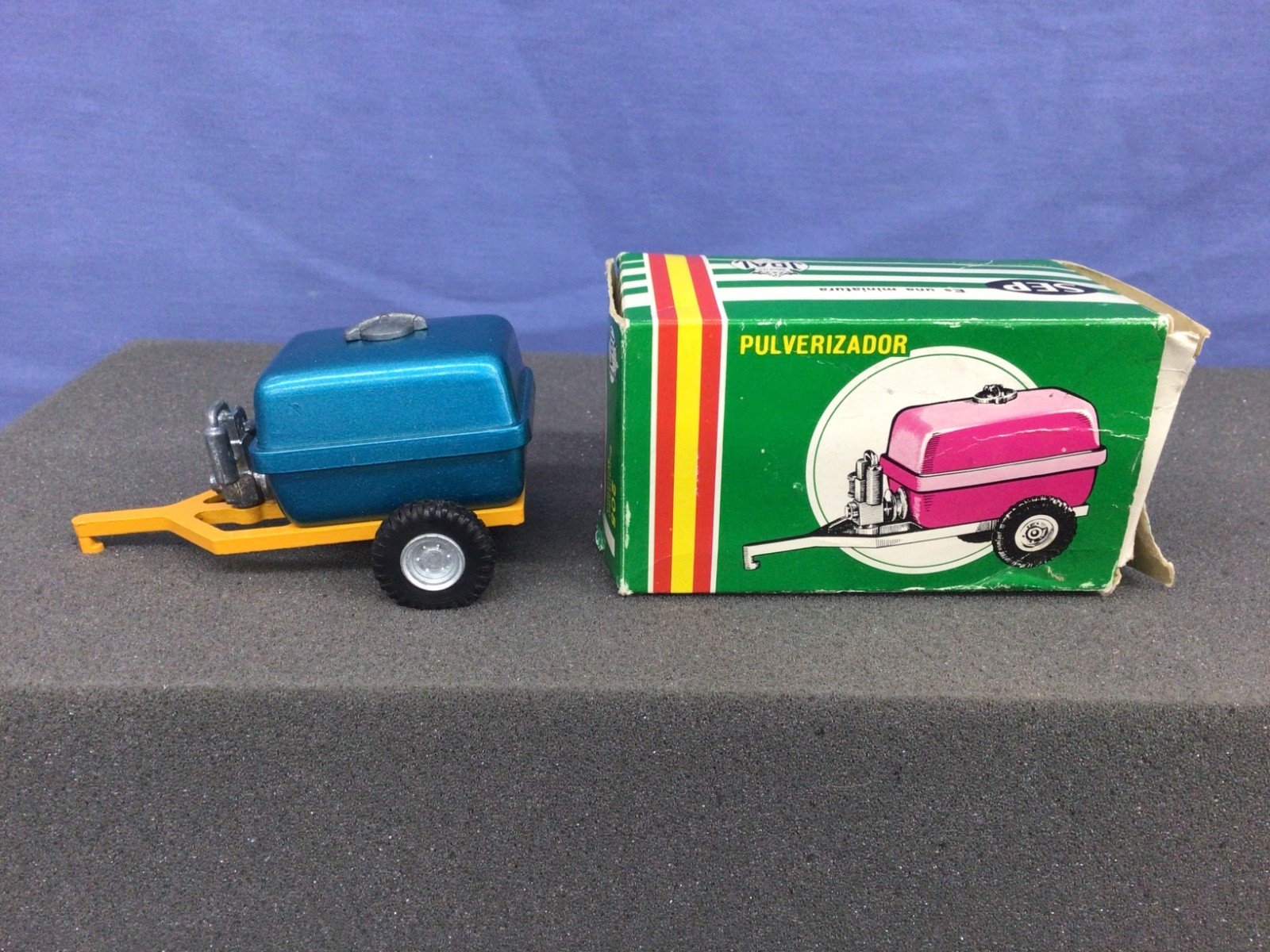 Joal 205 Compressor Pulverizador Trailer Made in Spain Boxed Blue and Yellow