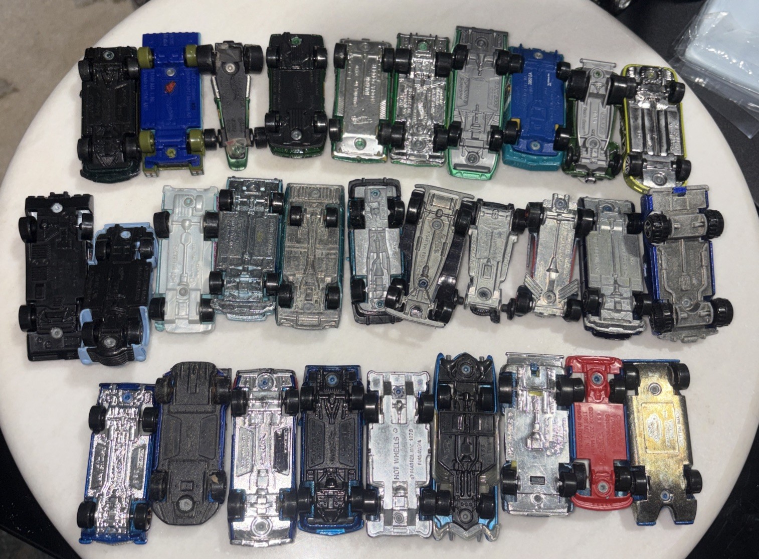 Hot Wheels Lot (32+) Random Loose Cars Bulk Mixed Diecast Mattel BLUE GREEN
