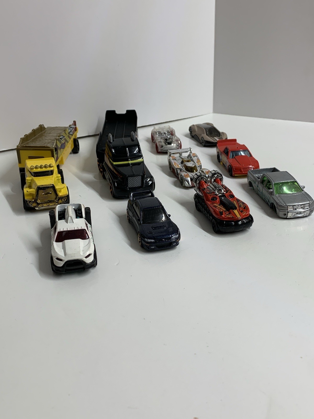 Lot Of 10 Toy Cars Die-cast And Plastic Hot wheels And Other Brands Preowned.