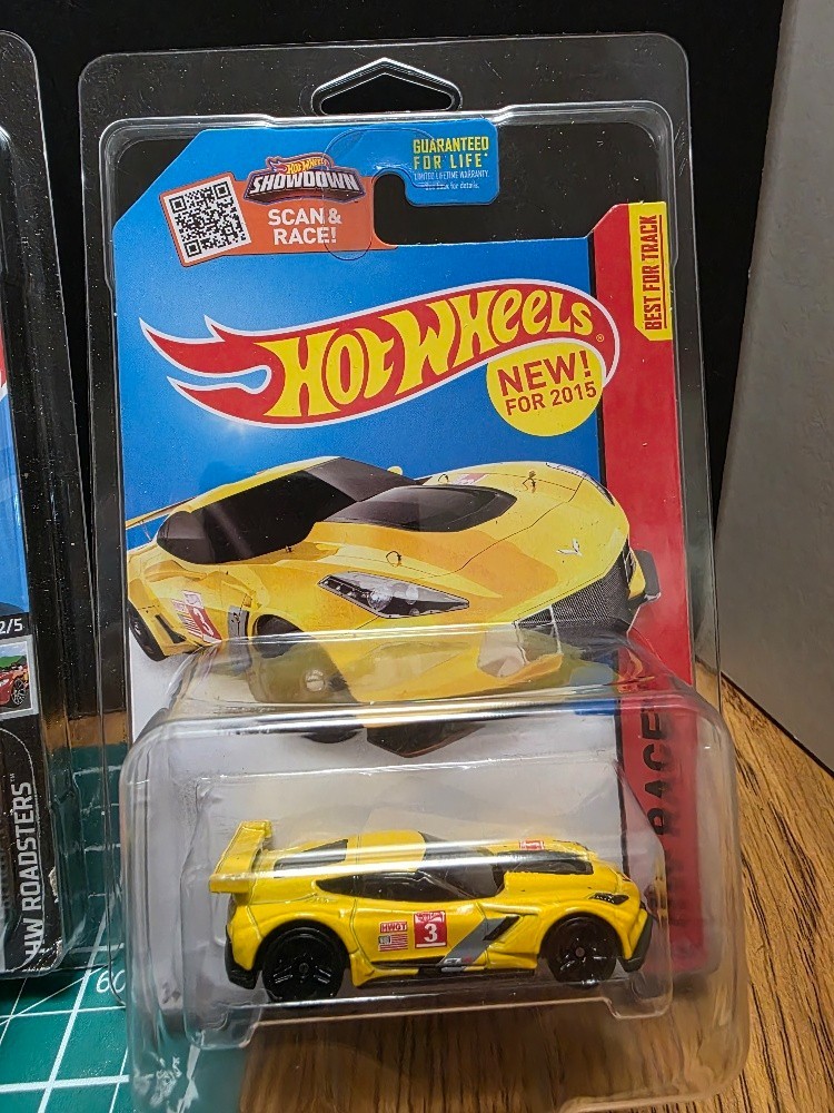 LOT OF 6 HOT WHEELS IN PROTECTORS NO DOUBLES, SEE DESCRIPTION FOR DETAILS (PR)
