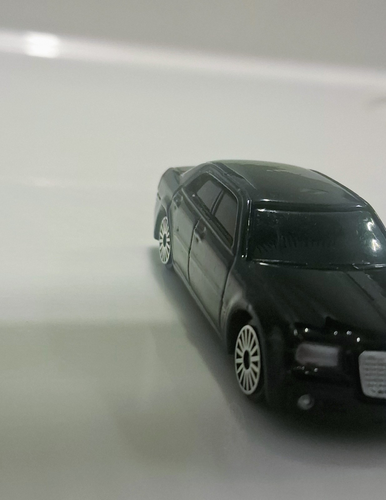 Maisto Chrysler 300C Hemi 1:64 Diecast Car Black – 2005 Mint