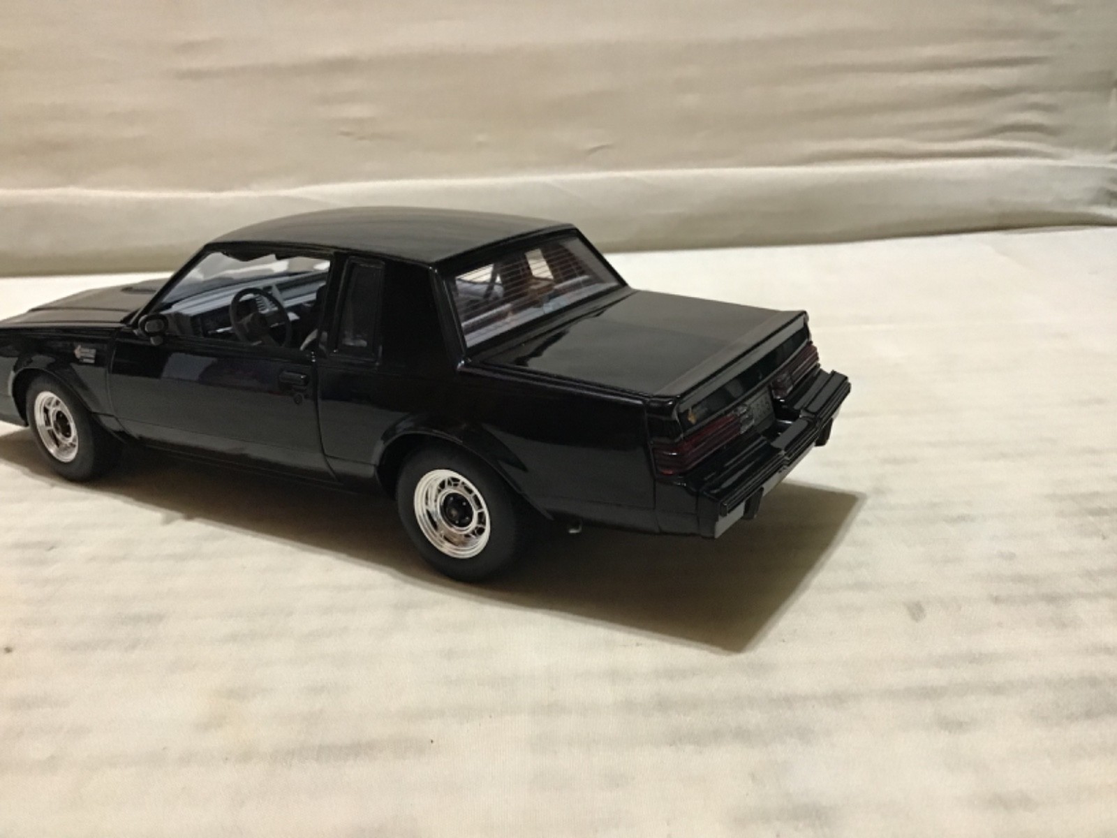 BUICK GRAND NATIONAL 1987 BLACK GMP #8201 DETAILED DIECAST RARE 1/24 read defect
