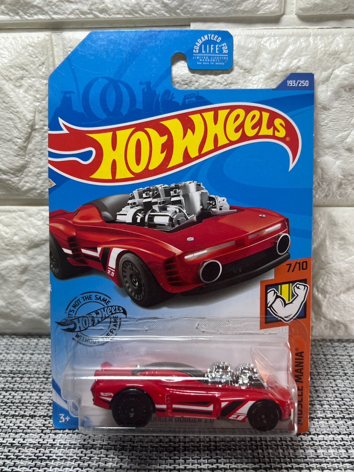 Hot Wheels Muscle Mania 7/10 Rodger Dodger 2.0 193/250 Red