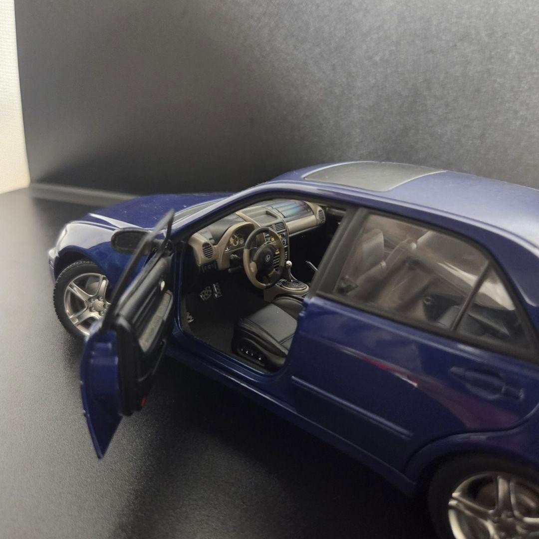 LEXUS IS300 1/18 AutoArt Diecast Car Model Left Hand Drive Altezza Limited