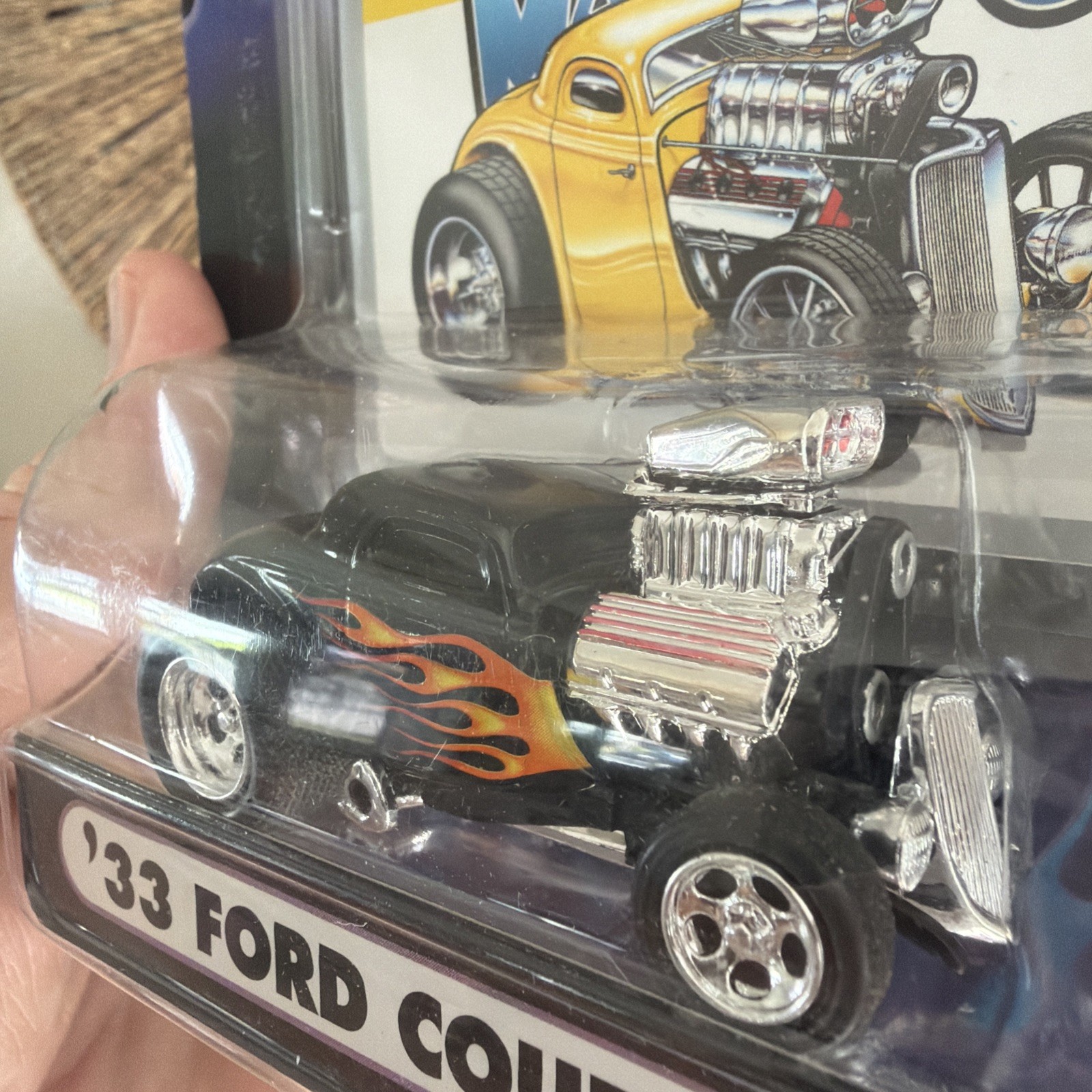 🔥1933😎Ford Coupe🖤Black❤️Red🔥Flames Muscle💪🏼Machines 1/64 Diecast