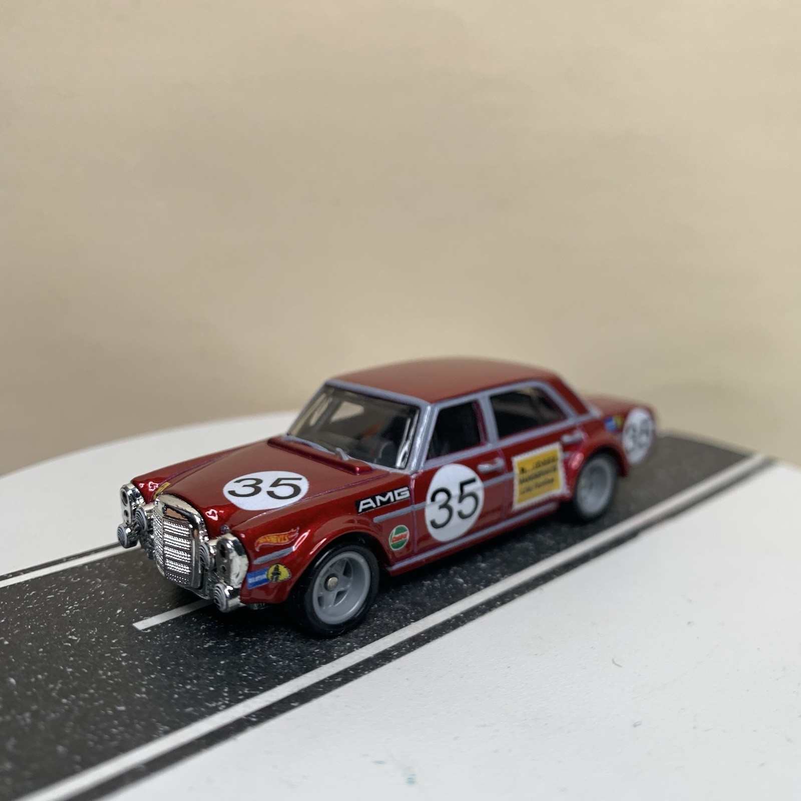 Hot Wheels Premium Deutschland Design Mercedes-Benz 300 SEL 6.8 Red w/RR 1:64 NM