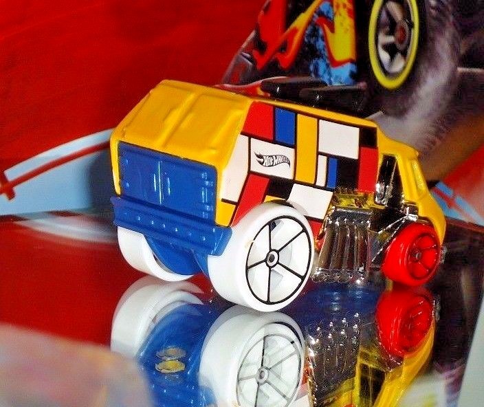 2017 HOT WHEELS HW ART CARS – Cool-One – Kmart Days Color Release – Loose