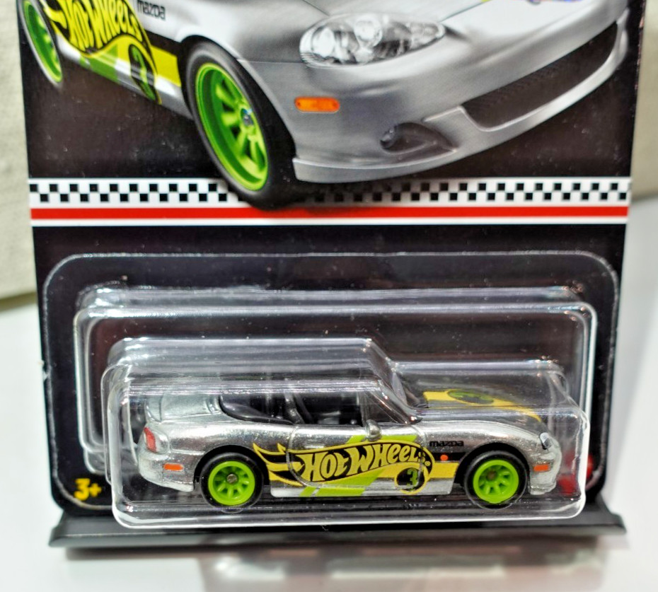 Hot Wheels 2025 Zamac Edition 2004 Mazda Speed Miata 1/64