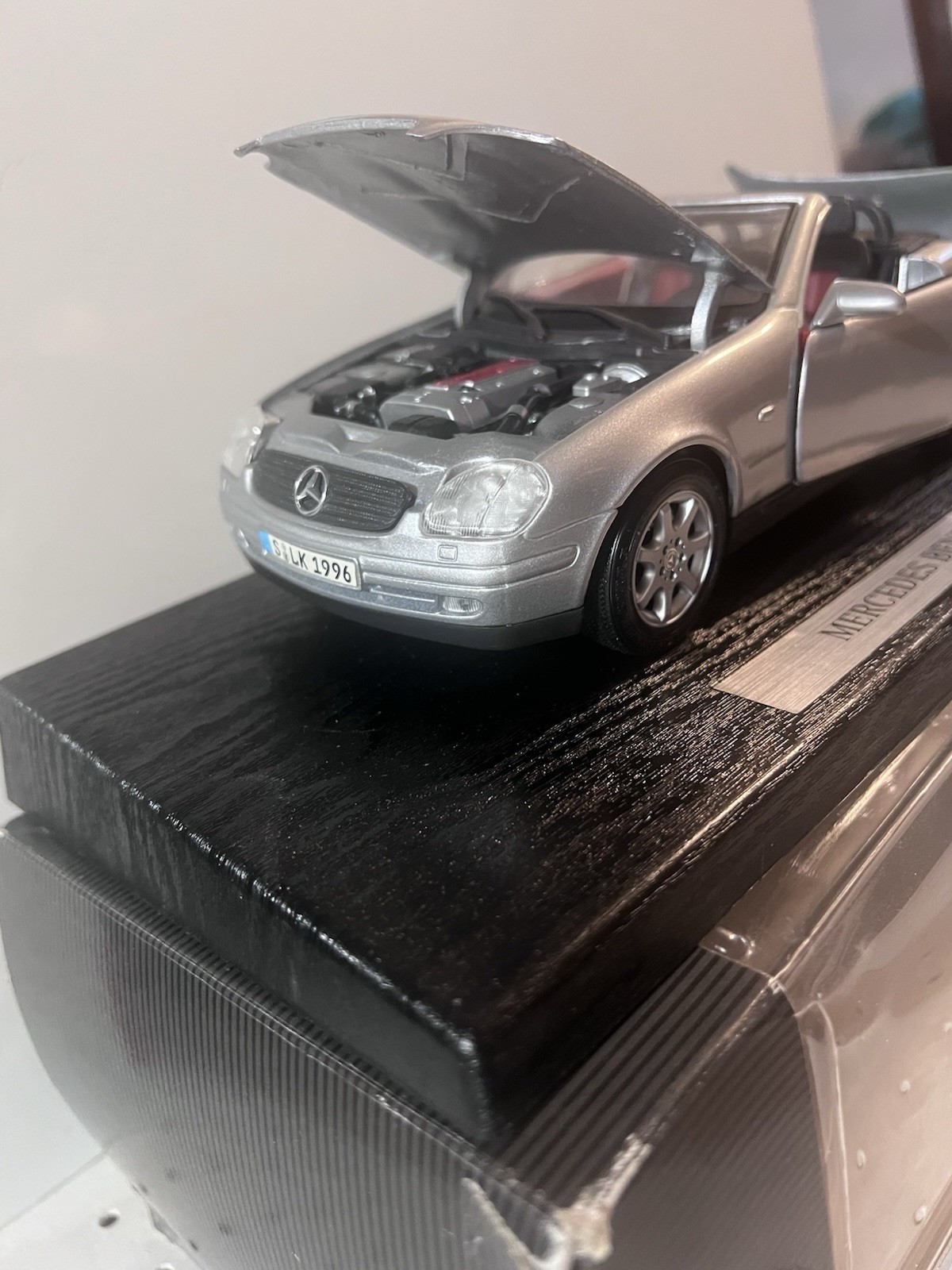 Mercedes-Benz Collection 1:18 1996 Mercedes-Benz SLK 230 Silver Diecast Open