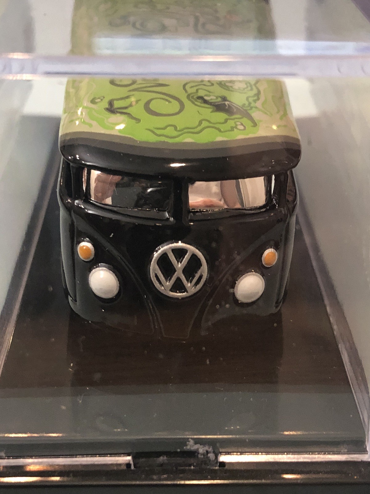 Liberty Promotions & Hot Wheels 2005 Halloween Witch VW Drag Bus – 1:64