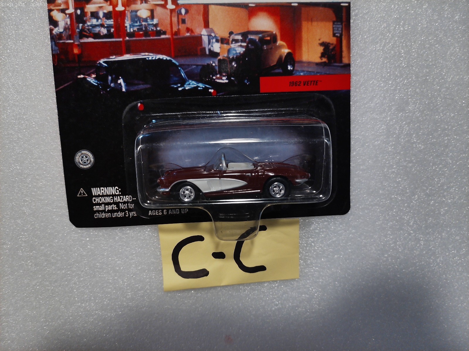 JOHNNY LIGHTNING CHEVY CORVETTE 1962 AMERICAN GRAFFITI CONVERTIBLE NEW 1:64 JL
