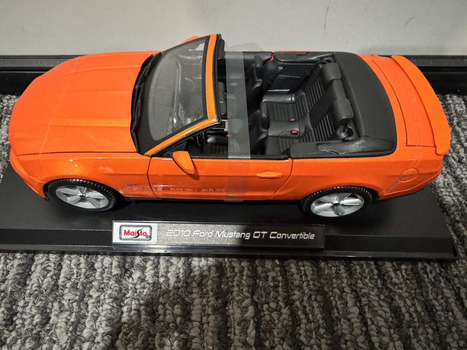 Maisto 1:18 Diecast Special Edition 2010 Ford Mustang GT Convertible Orange NEW