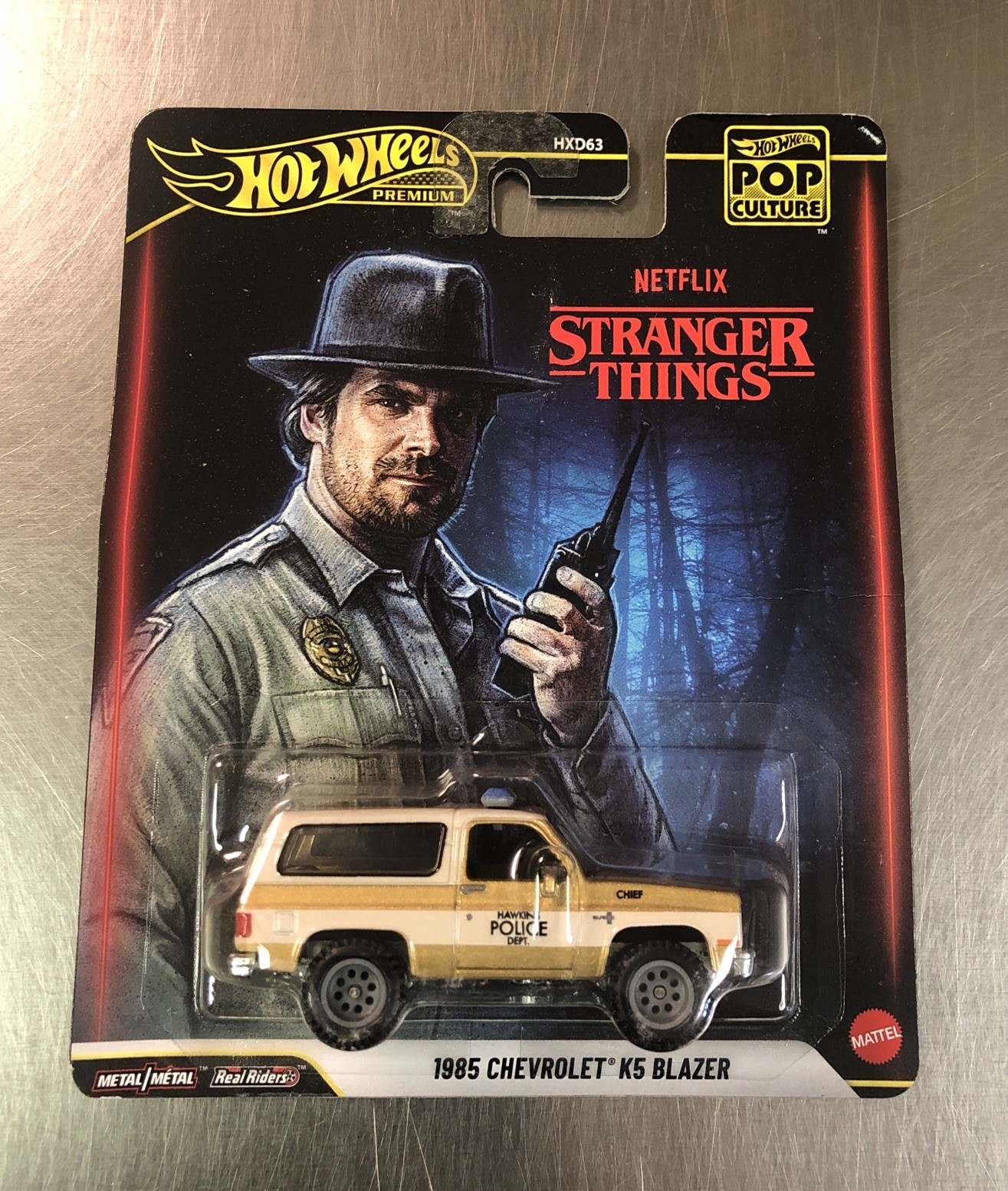 HOT WHEELS POP CULTURE NETFLIX STRANGER THINGS 1985 CHEVY K5 BLAZER CREASED CARD