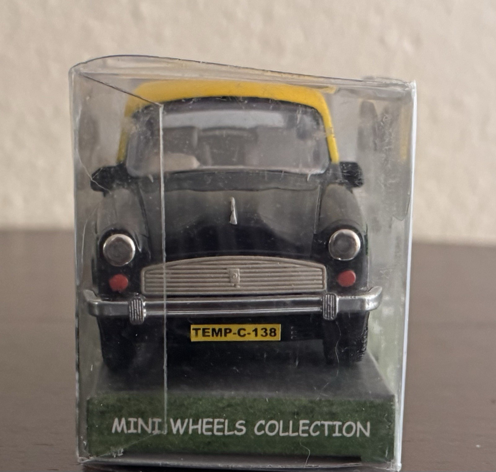 Centy Toys Ambassador CNG Taxi Cab Model Car w/Pullback Action NIB