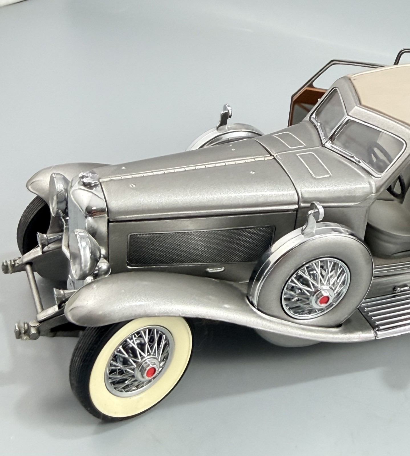 Franklin Mint 1933 Duesenberg SJ Twenty Grand Silver Diecast Model Car 1:24