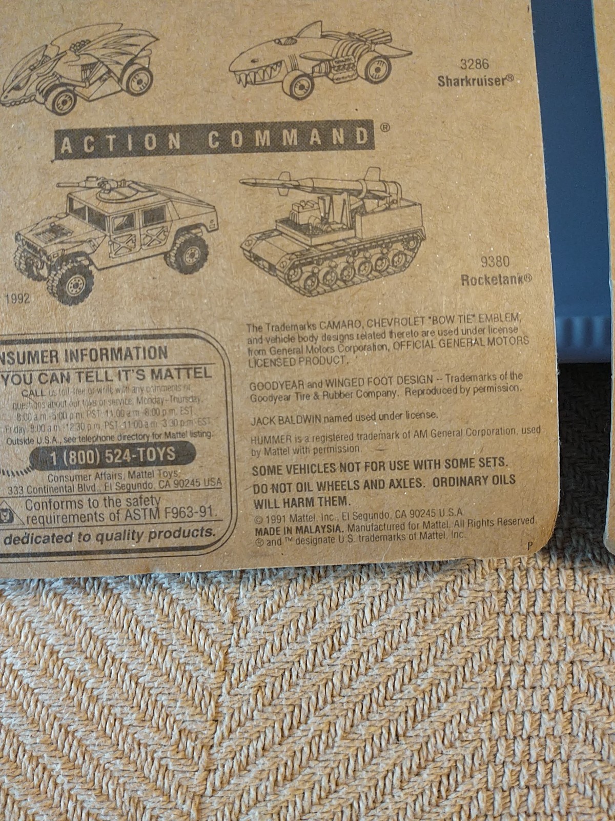1991 Mattel Hot Wheels Die Cast Metal & Plastic Set Of 2 1993 Camaro #242