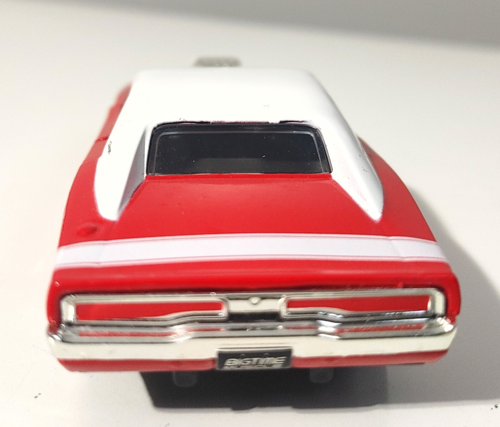 Jada Toys #30619 1:32 Scale 1970 Dodge Charger Red