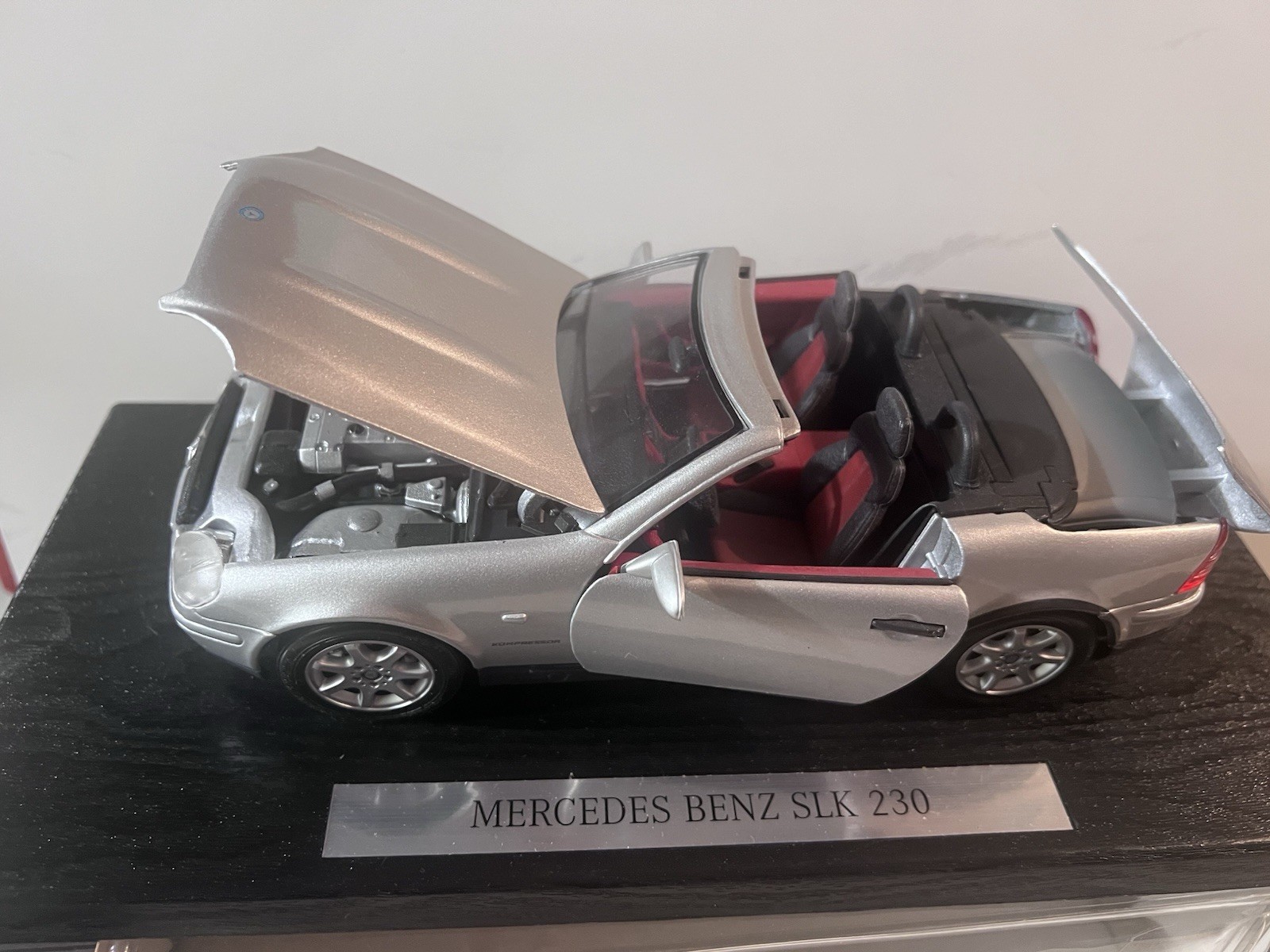 Mercedes-Benz Collection 1:18 1996 Mercedes-Benz SLK 230 Silver Diecast Open