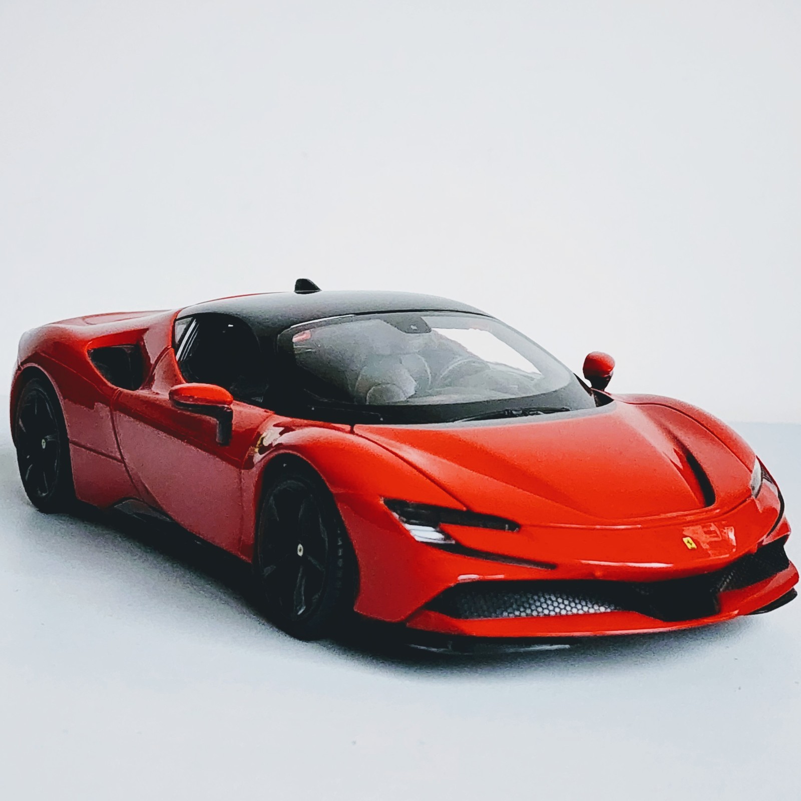 Maisto Special Edition Ferrari SF90 Stradale Red 1:18 Diecast
