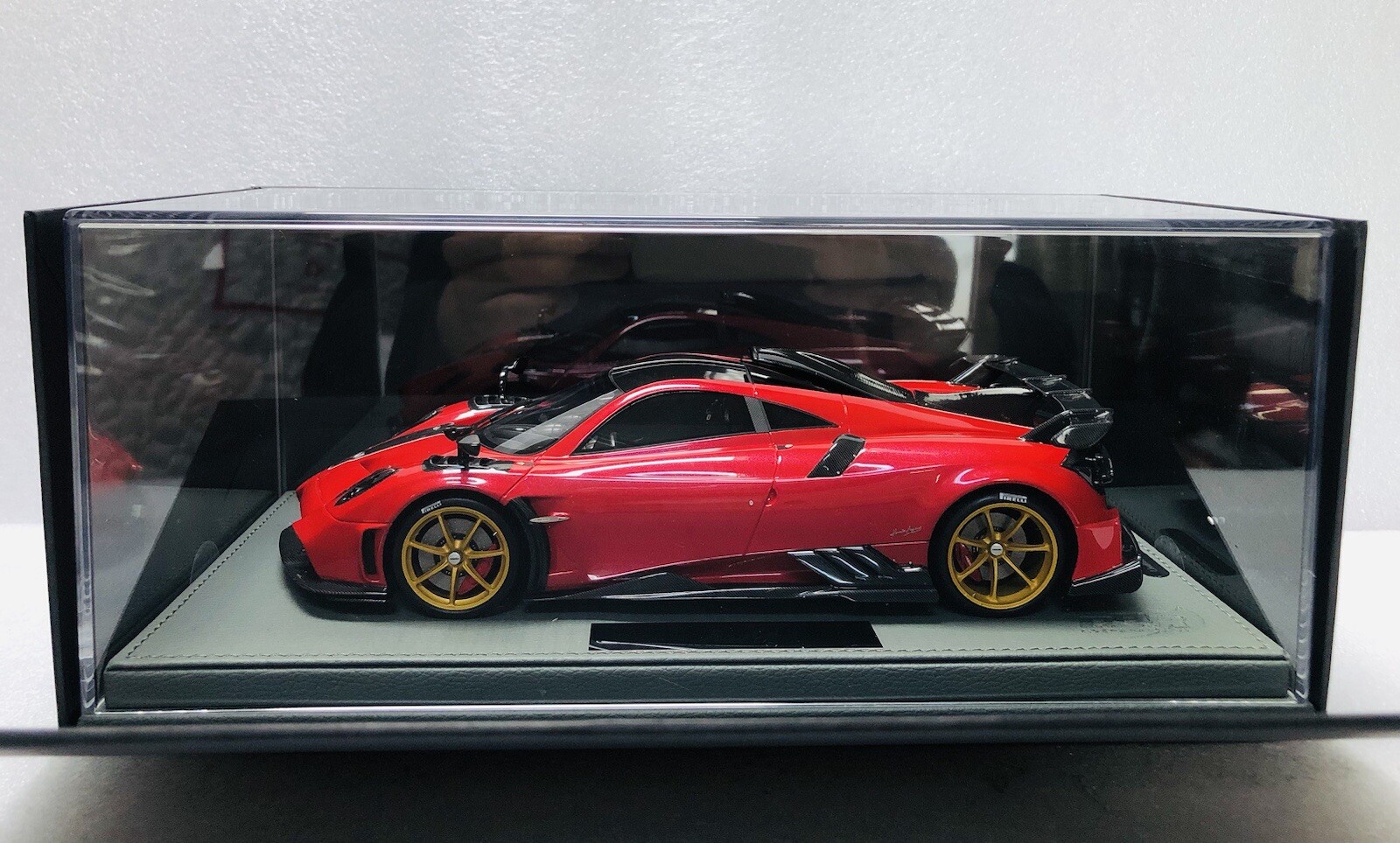 1/18 BBR Pagani Imola Azalea Red Metallic Limited 140 pcs with display case
