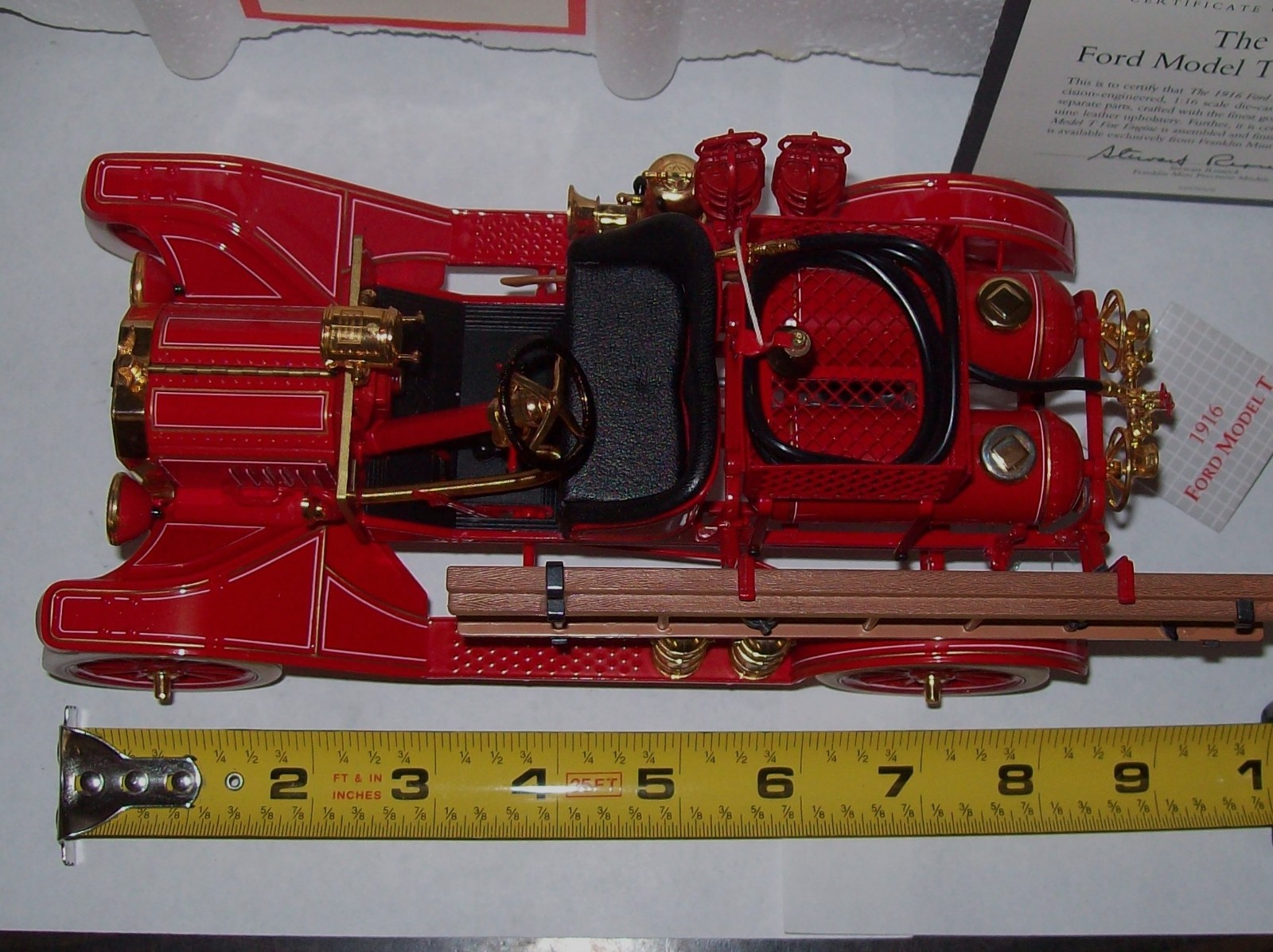 NIB 1:16 Franklin Mint 1916 Ford Model T Fire Engine & Wooden Display Base
