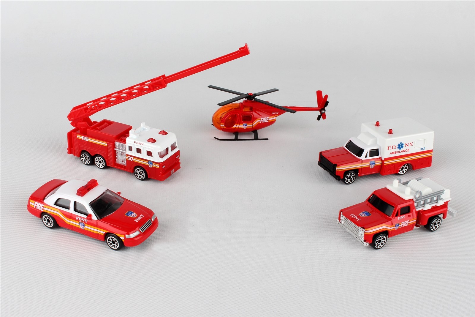 New York Fire Department (FDNY) 5 Cars Gift Pack “DieCast”