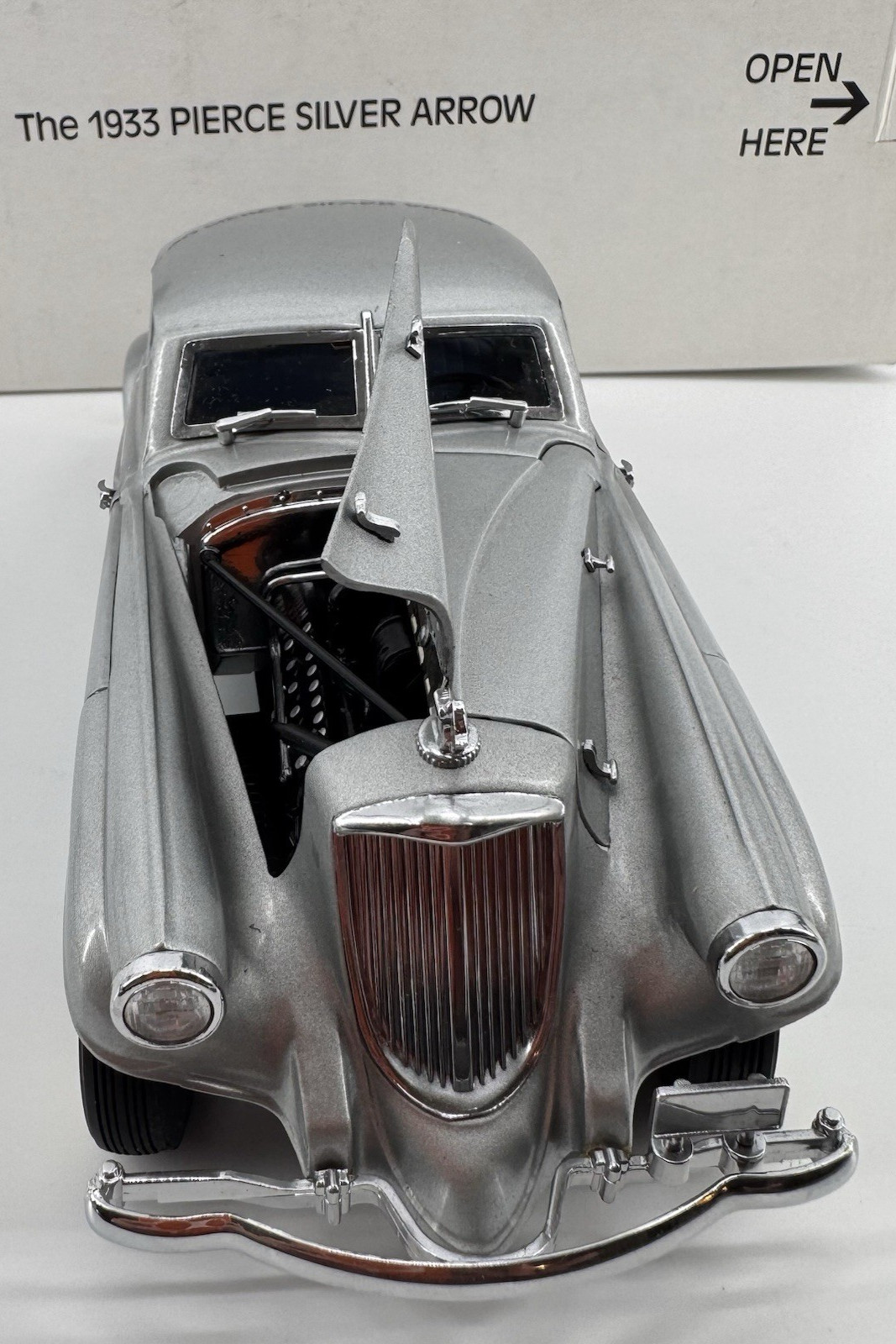 Danbury Mint 1933 Pierce Silver Arrow 1:24 Scale Diecast Metal Luxury Model Car