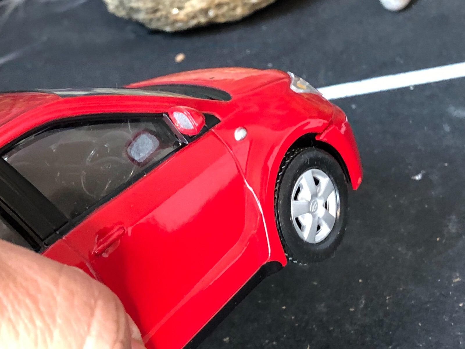 Imperfect 1:24 Diecast Car RED TOYOTA IST Official Licensed Product AS-IS