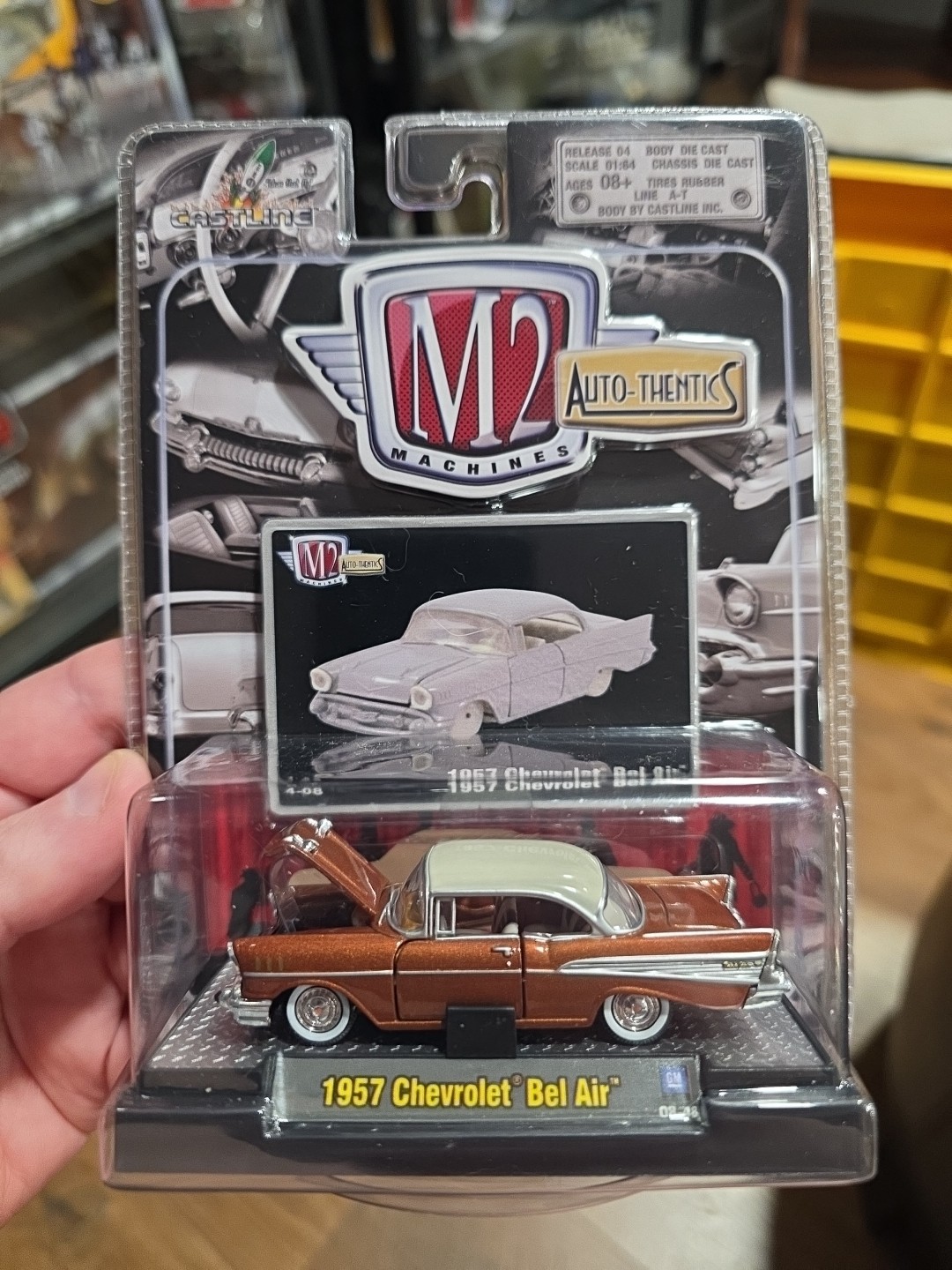 M2 Auto Thentics 1:64 1957 Chevrolet Bel Air R4 2008 Brown/White
