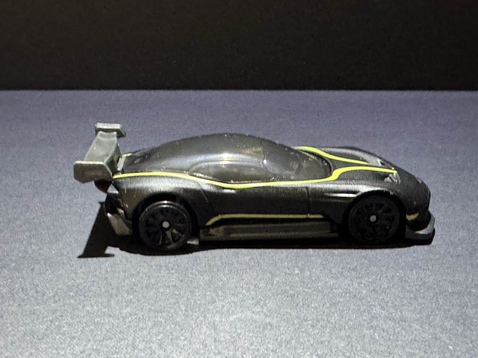 Hot Wheels Aston Martin Vulcan 1:64 Diecast Car Black/Yellow with Case