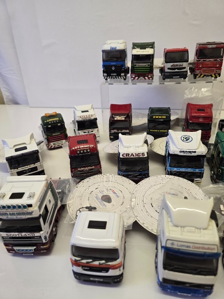 Corgi 1:50 Truck Tractor Unit Choose Your Vehicle Scania Volvo DAF MAN Renault