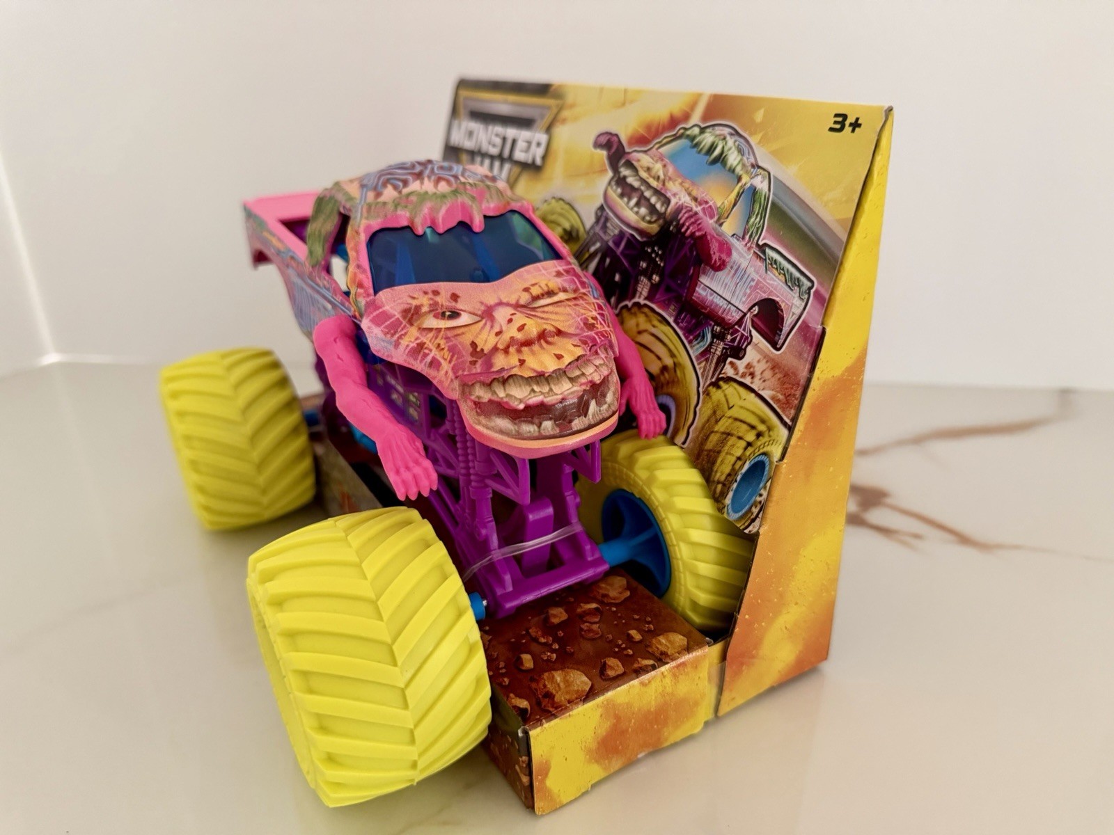 2026 Monster Jam ZOMBIE CYBERFLARE 1:24 Scale Series 28