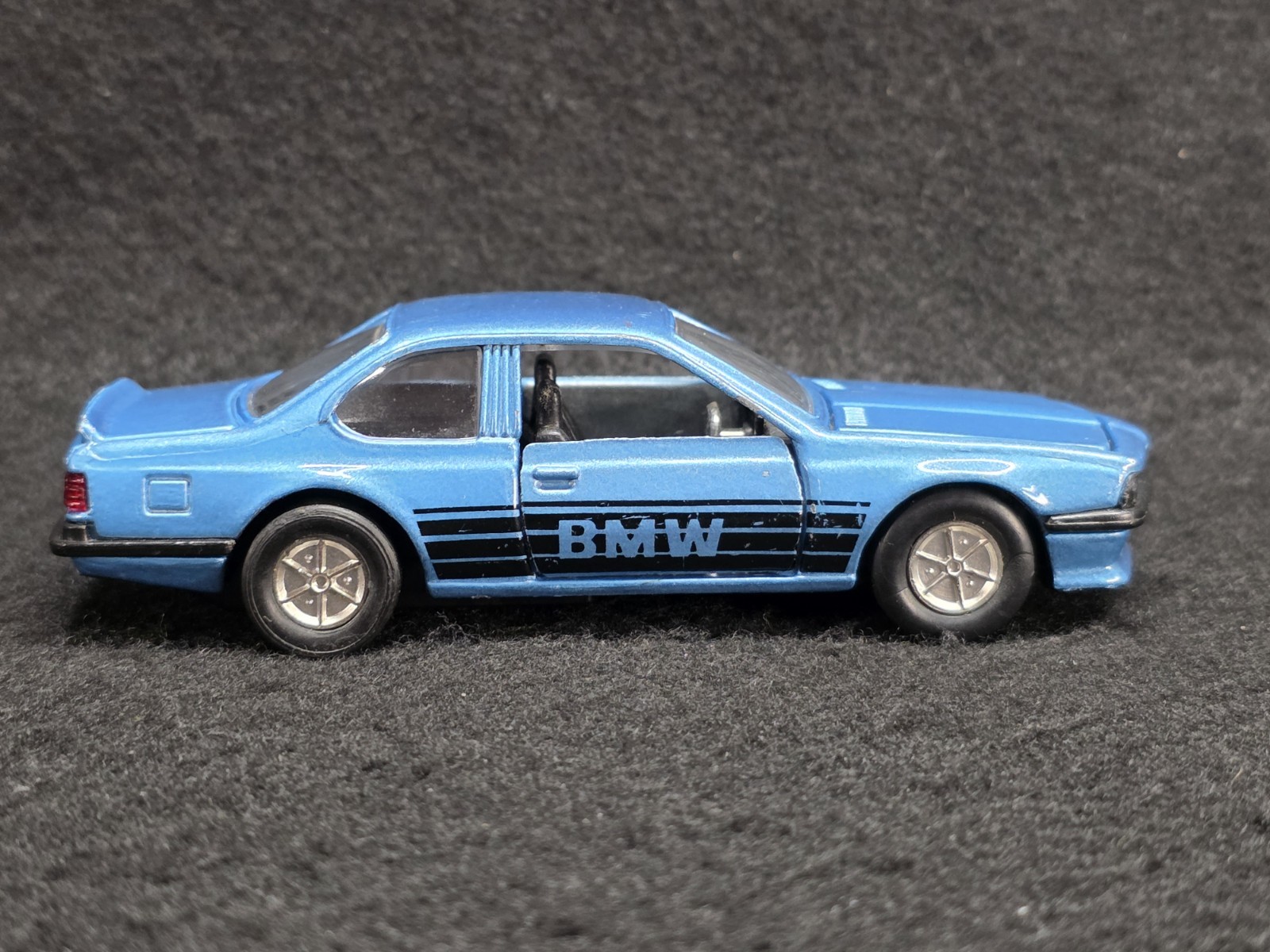 1/41 Sunnyside SS-907 BMW 635 CSi Pullback – Blue