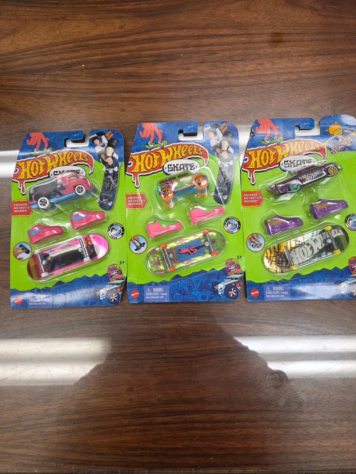 Hot Wheels Skate Exclusive Die-Cast Car Included NIB HGT171