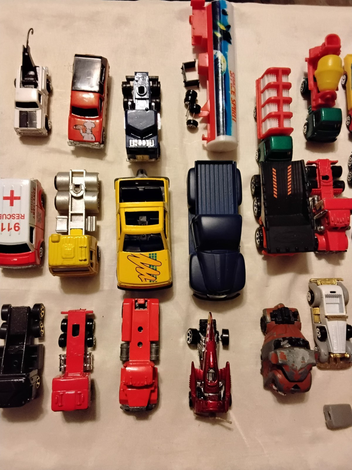 used car lot die cast metal and plastic mix 90s 33pc