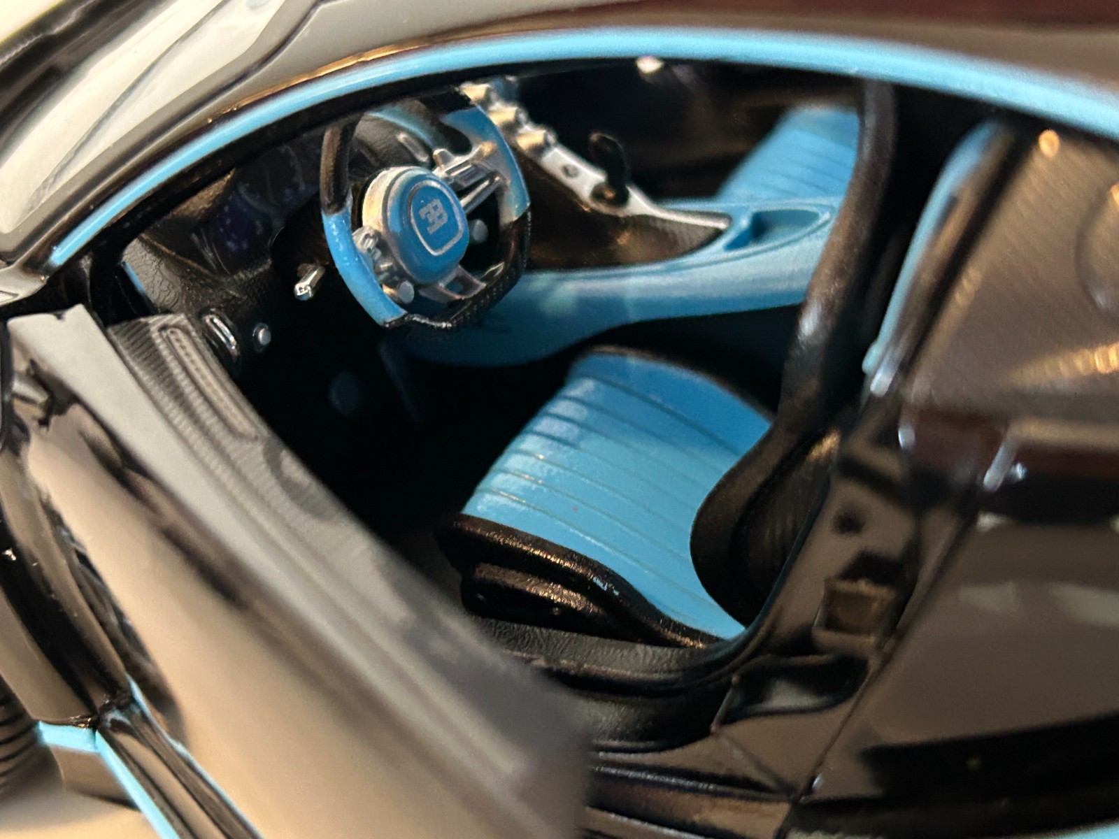 Bburago BUGATTI CHIRON Black Diecast Model Car 18-11040BK 1:18 Scale