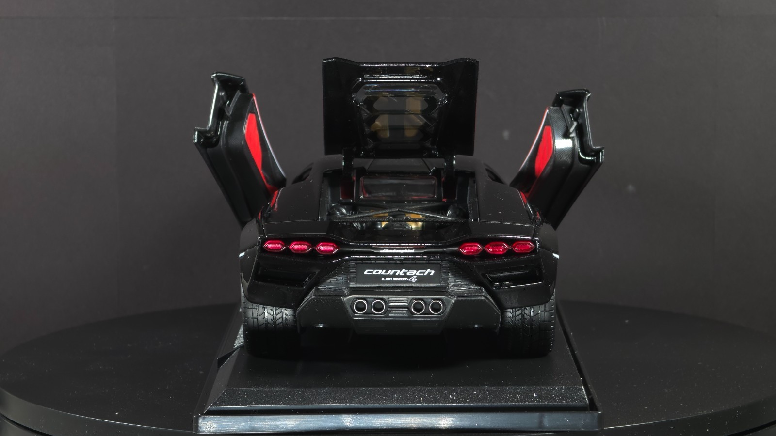 Lamborghini Countach LPI 800-4 1:18 Maisto Exclusive Style Special Edition Black