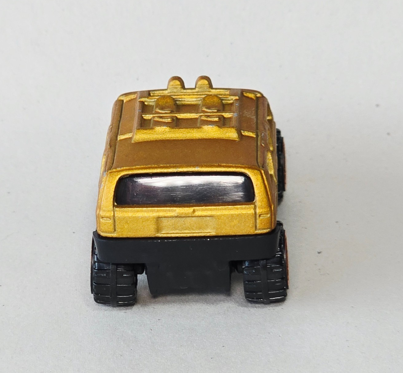 Hot Wheels Rockster Getaways Diecast SUV 2003 Mattel Indonesia 1:64