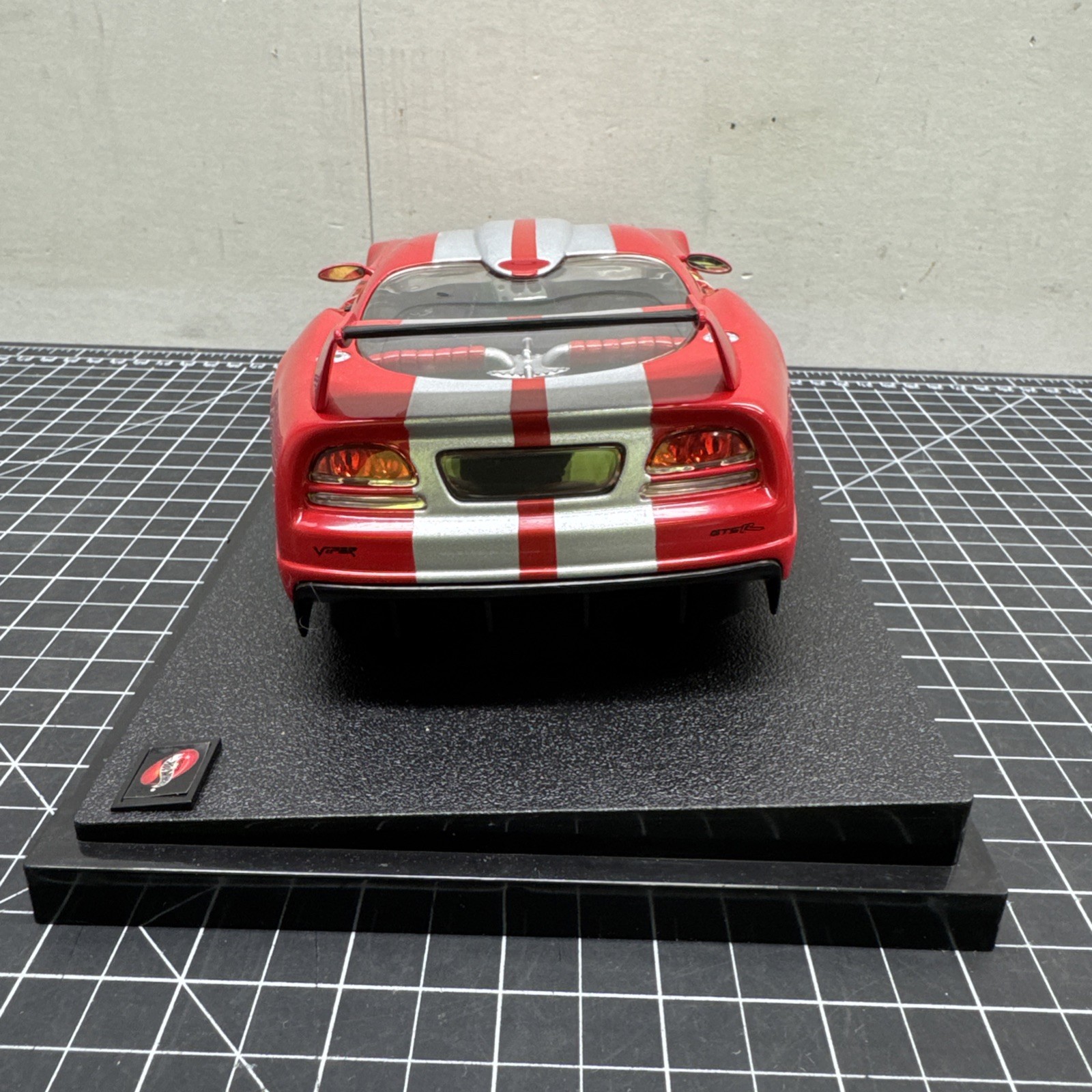 1/18 100% Hotwheels 2001 Dodge Viper GTS R Red No BOX D3