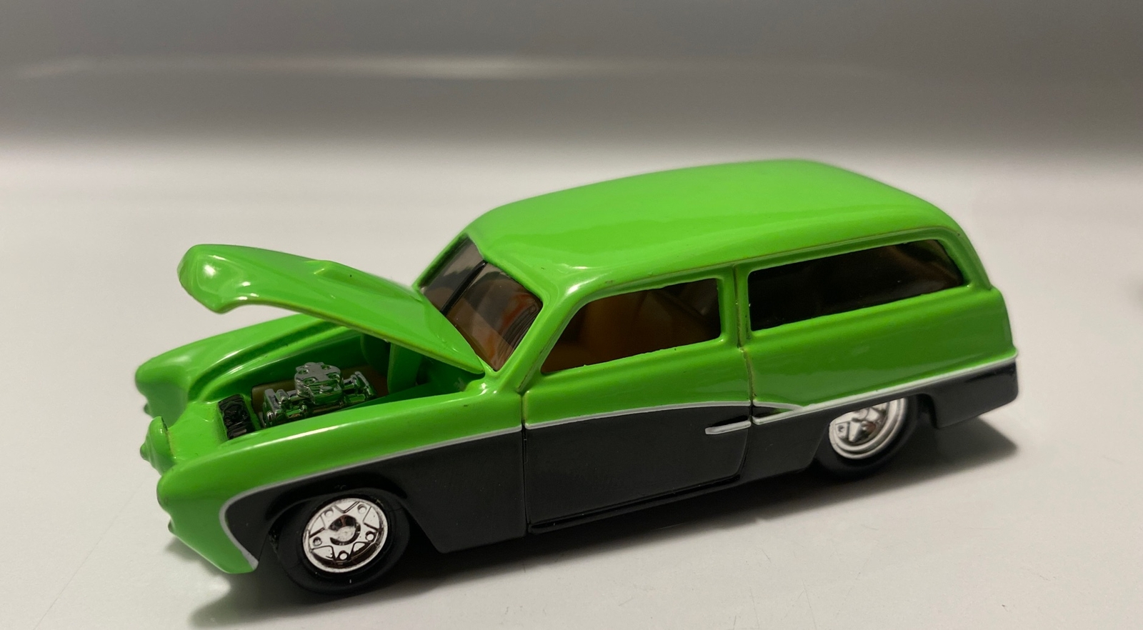 1951 Studebaker Wagon Die Cast w/Opening Hood Limited Edition 1 Of 9,999