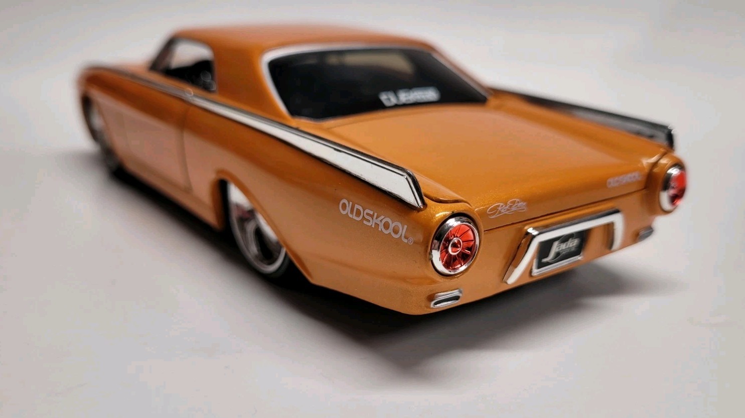 Jada Toys Dub City 1:24 Scale Die Cast 1963 Thunderbird Orange Rick Dore