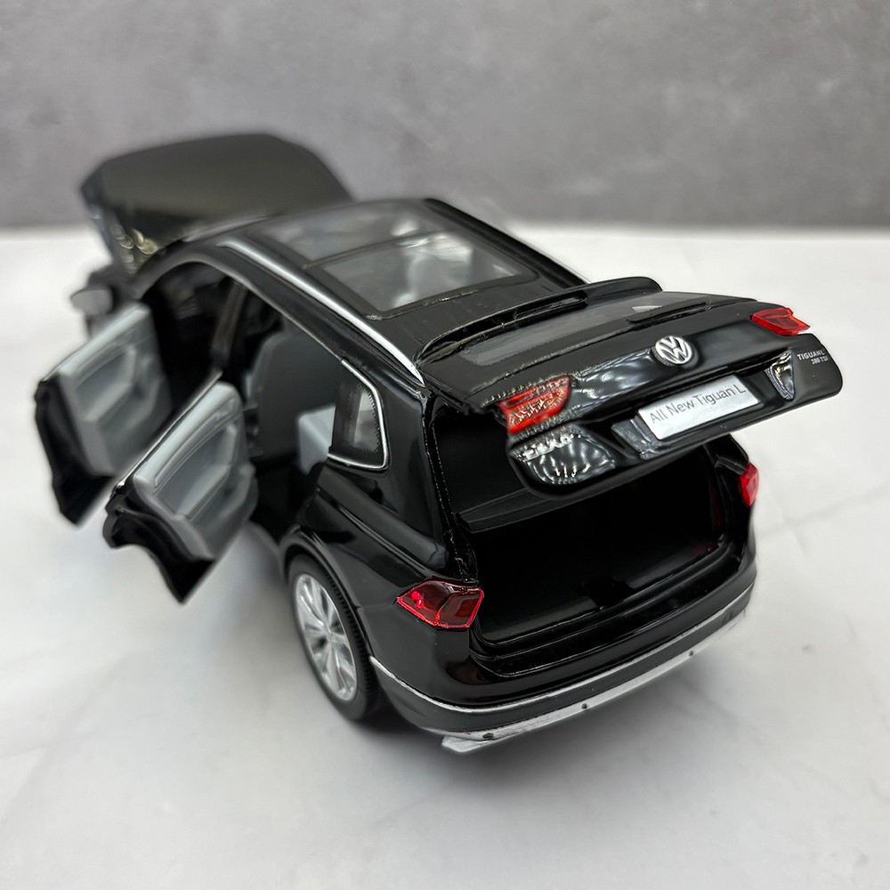 2024/2026 VW Tiguan-L 1:32 Scale Diecast Model – Black – VW Licensed – With Box