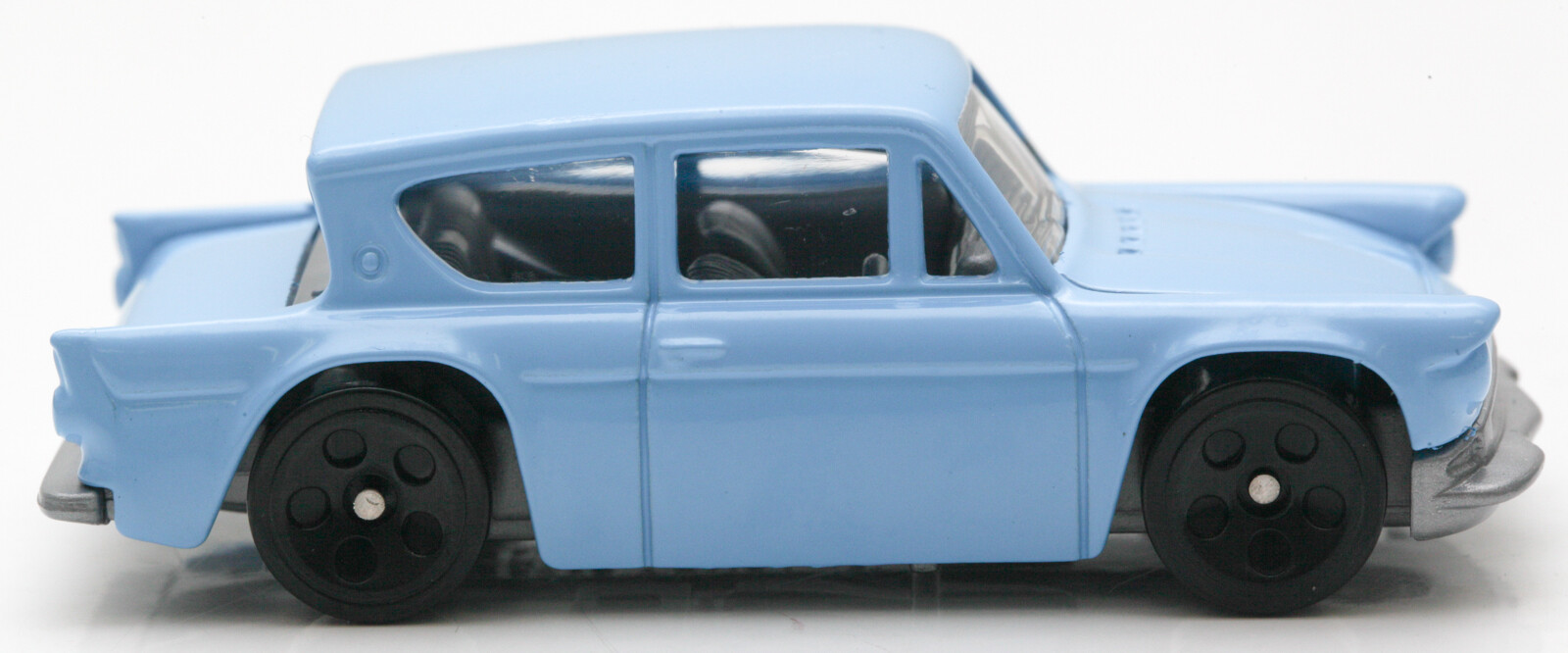 Light Blue Mattel Hot Wheels FORD ANGLIA 105e Automobile From Harry Potter
