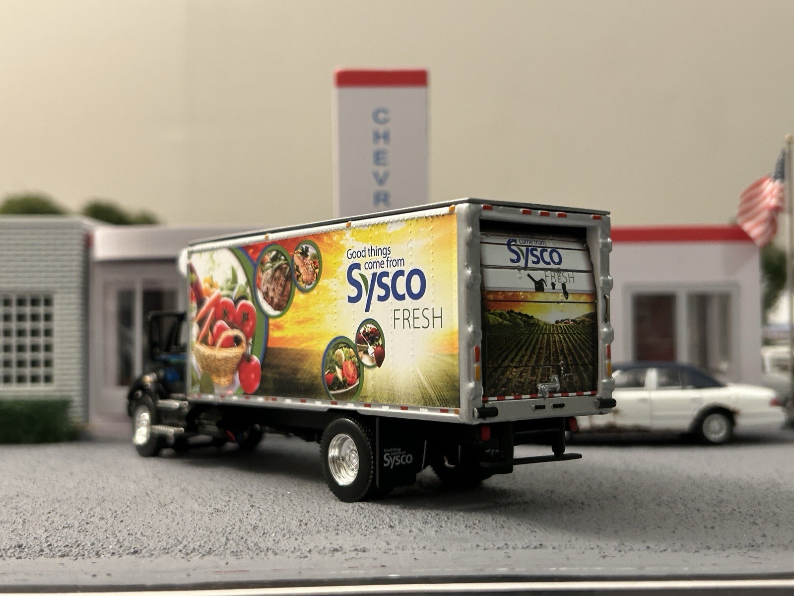 RARE – Sysco FRESH International 4400 Refrigerated 1/64 Diecast Truck DCP 33758